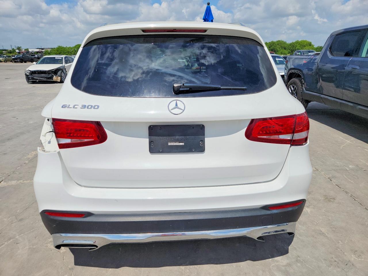 2017 Mercedes-Benz Glc 300 - zdjęcie 6