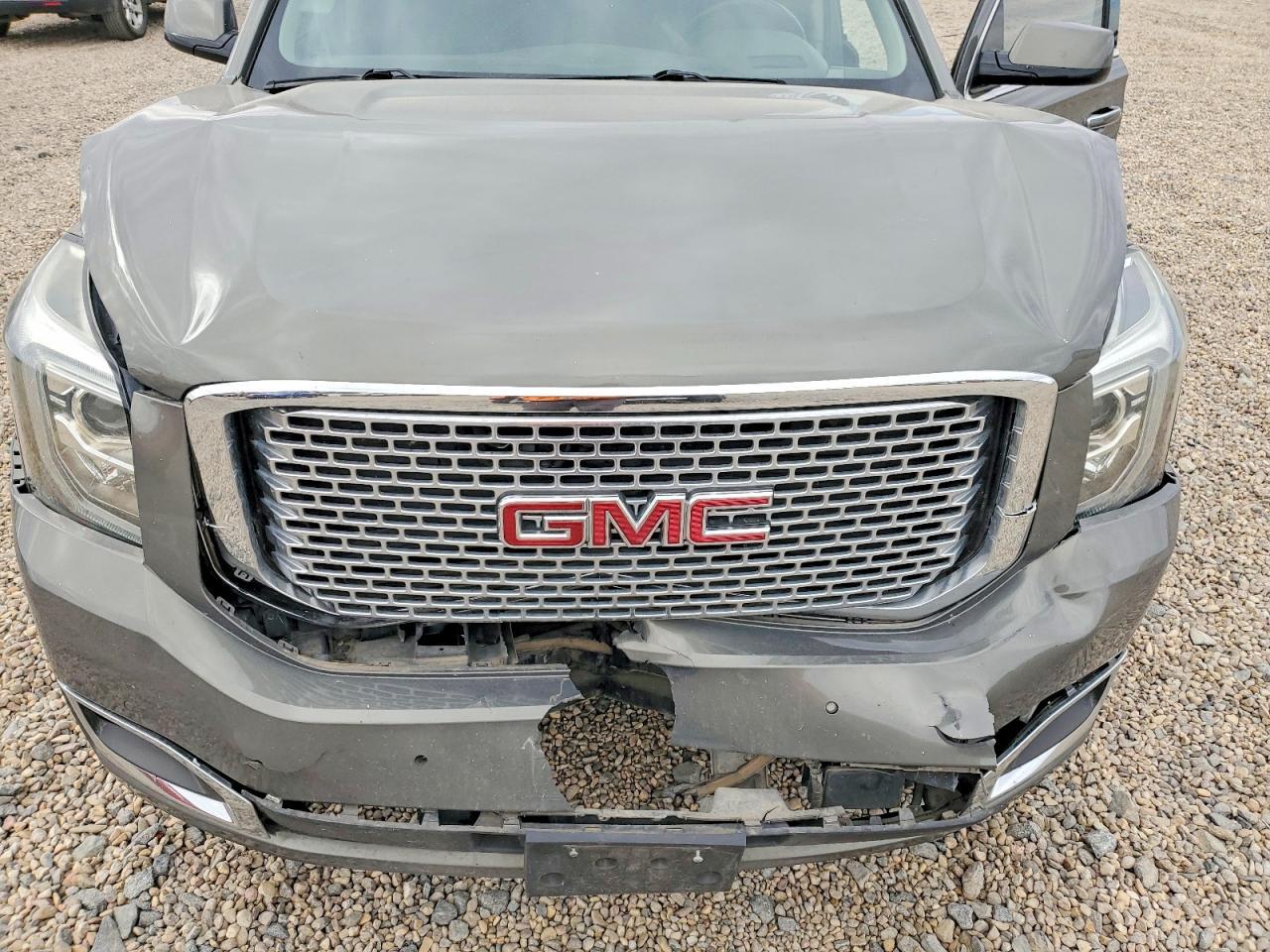 2017 GMC Yukon Xl Denali - zdjęcie 12