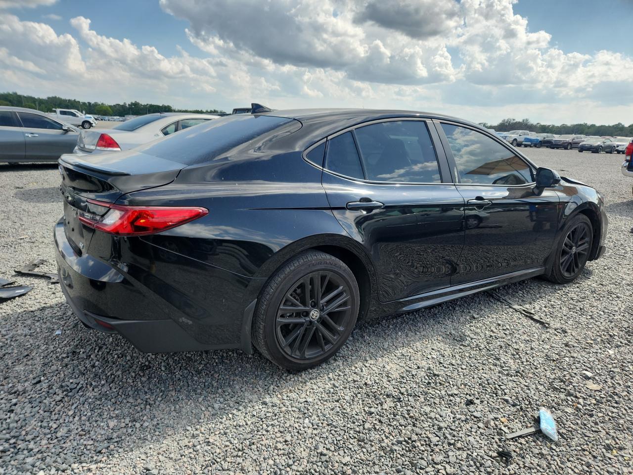 2025 Toyota Camry Se - zdjęcie 3