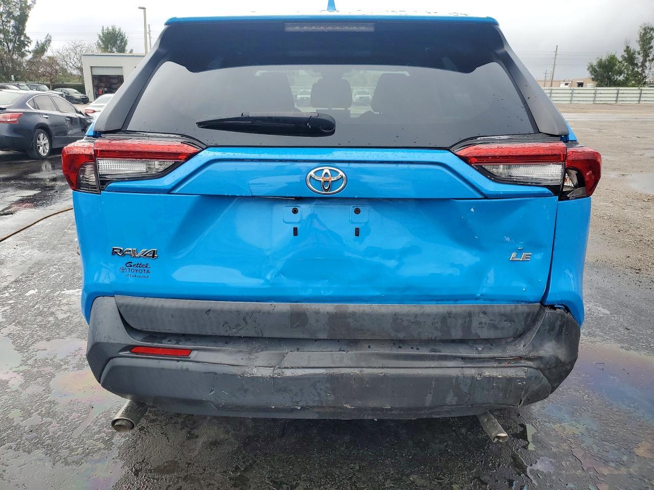 2020 Toyota Rav4 Le - zdjęcie 6