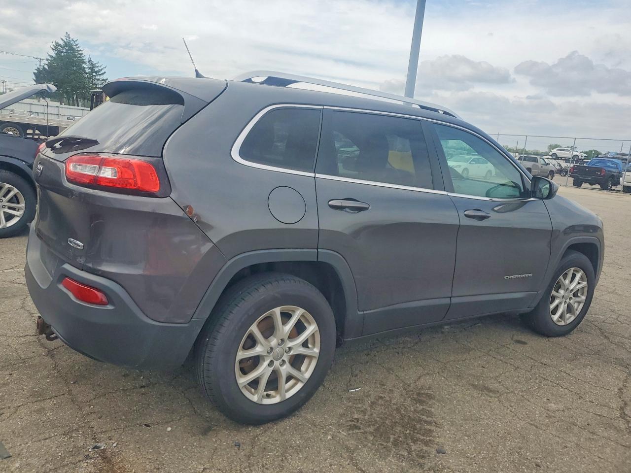 2015 Jeep Cherokee Latitude - zdjęcie 3