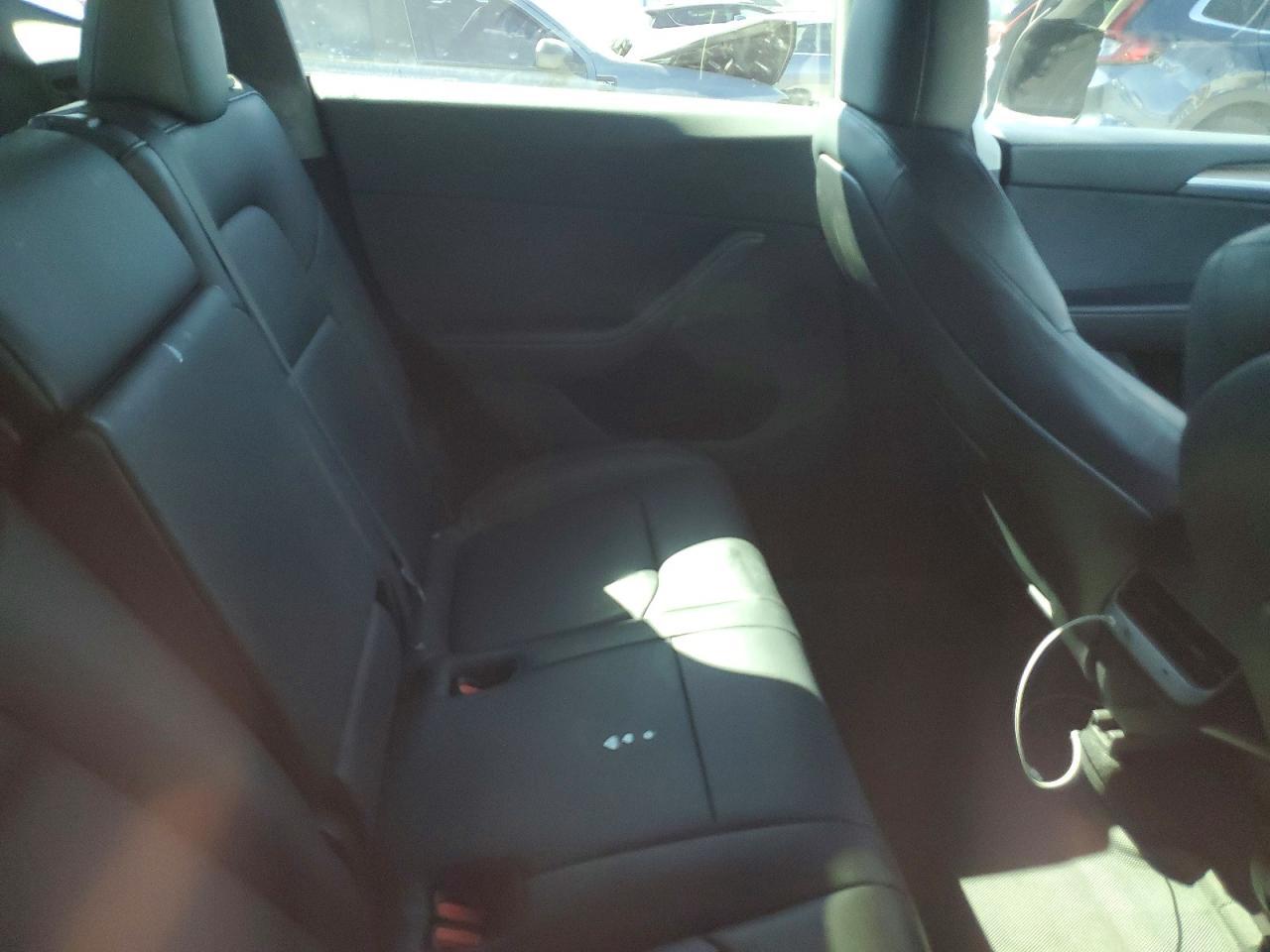 2023 Tesla Model Y - zdjęcie 10