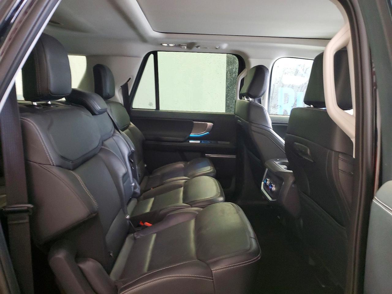 2025 Ford Expedition Max Platinum - zdjęcie 11