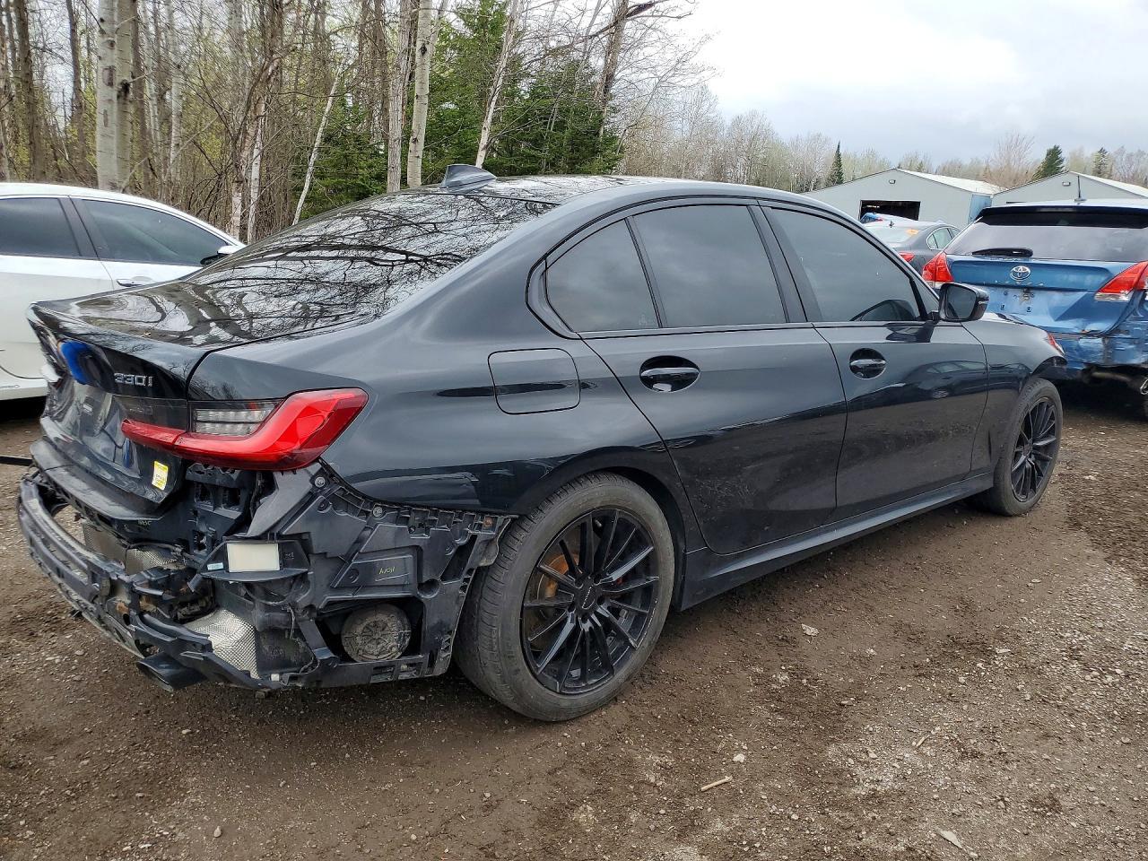 2021 BMW 330Xi - zdjęcie 3