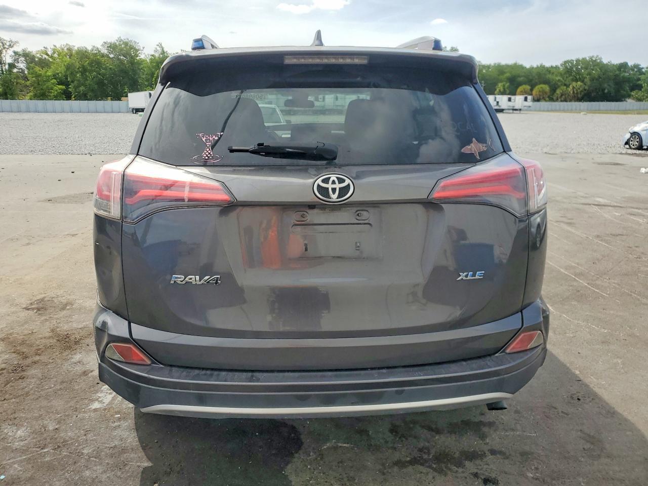 2018 Toyota Rav4 Xle - zdjęcie 6