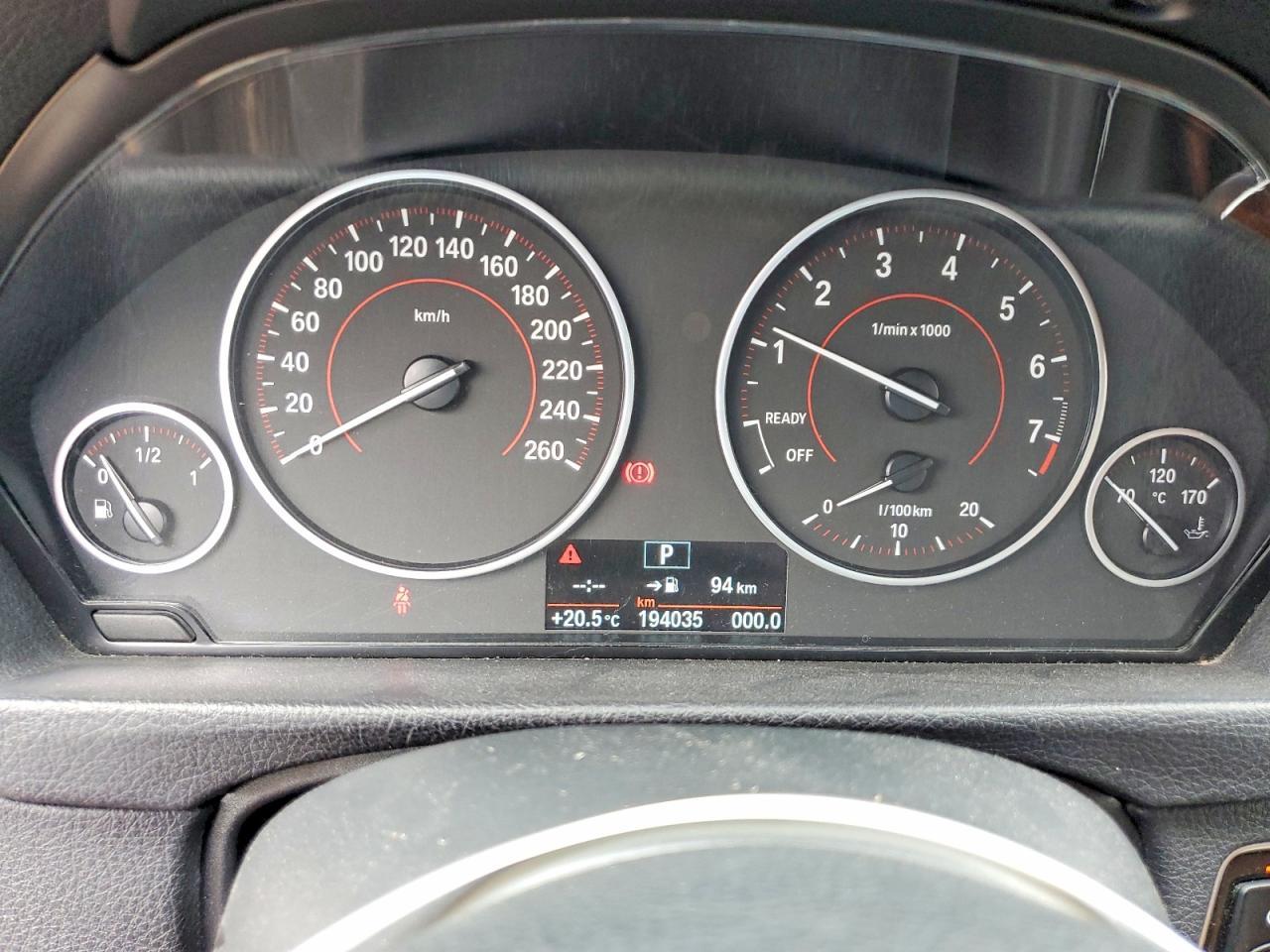 2016 BMW Seria 3 320i - zdjęcie 9