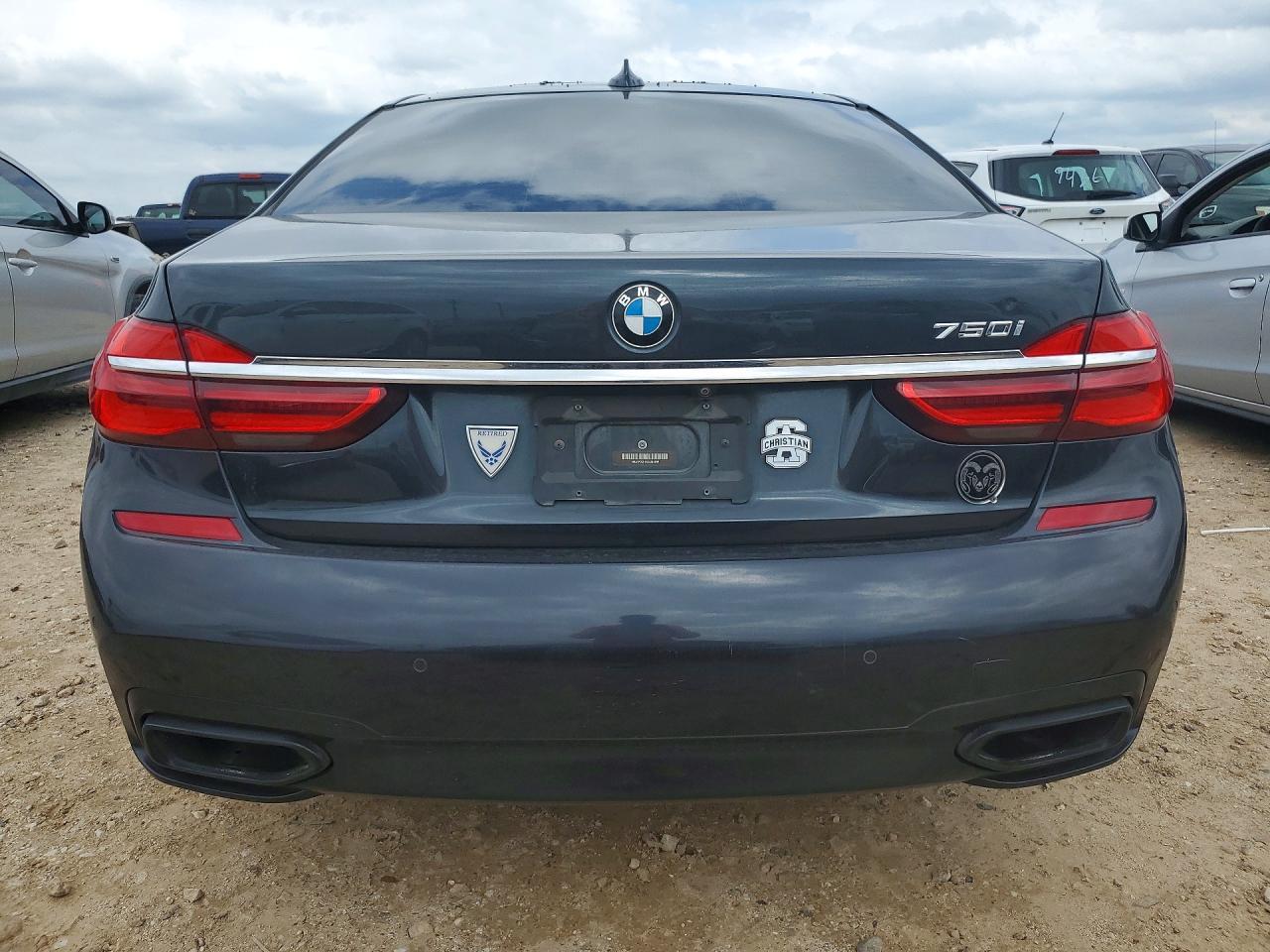 2019 BMW 750 I - zdjęcie 6