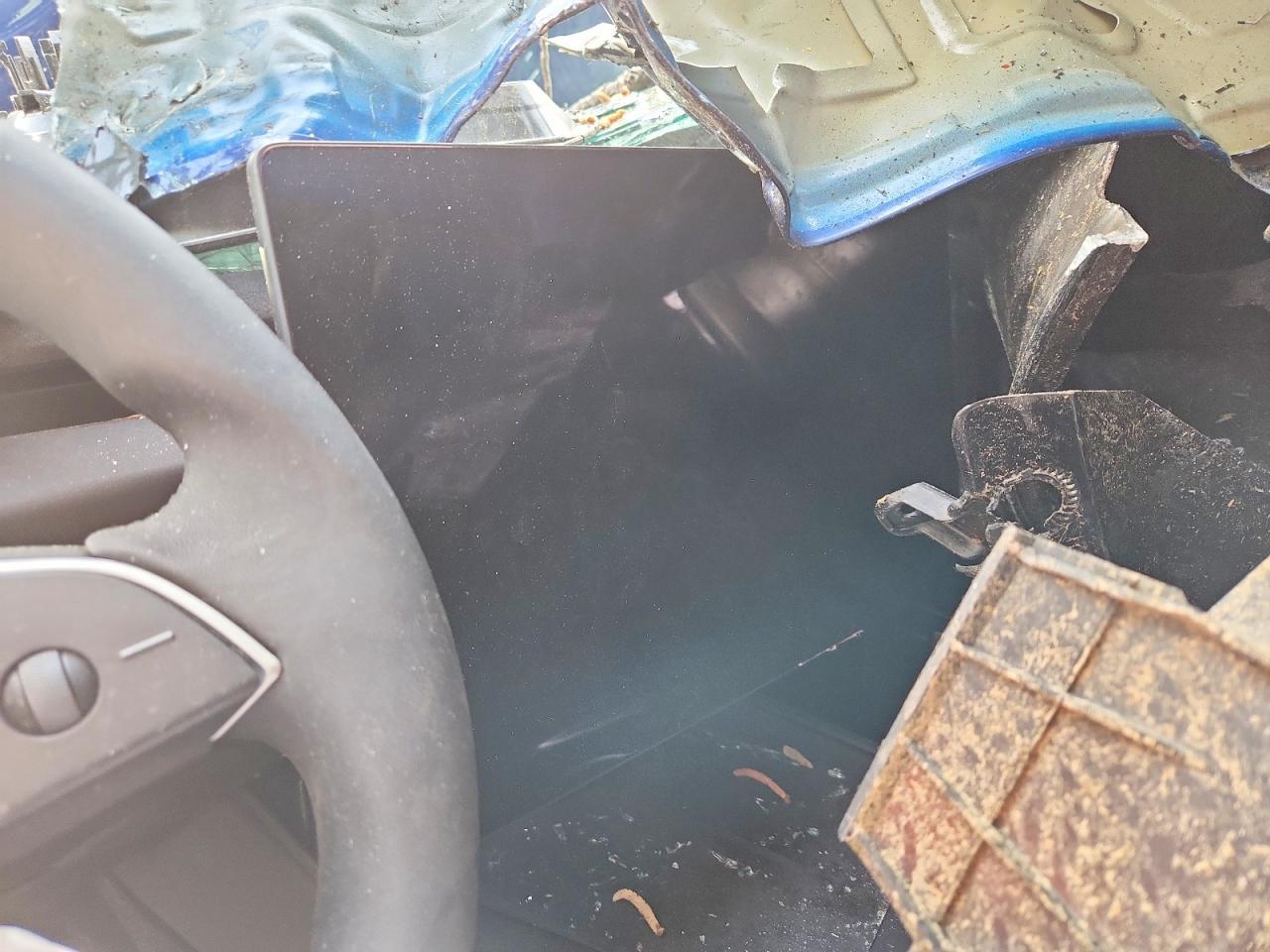 2025 Tesla Model 3 - zdjęcie 9