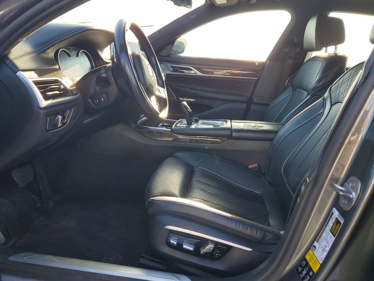 2017 BMW 750 Xi - zdjęcie 7