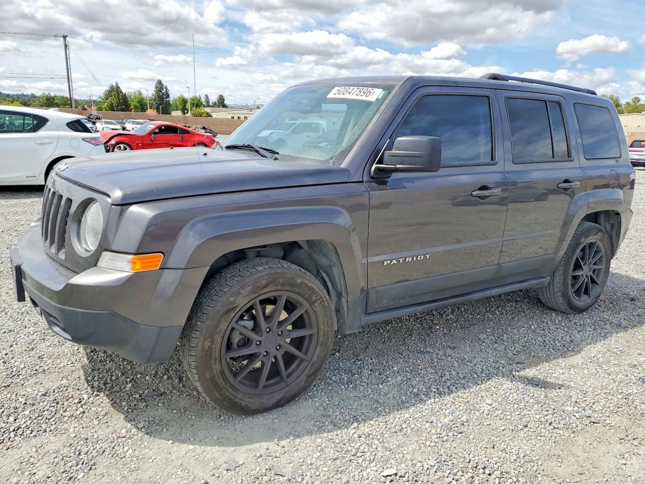 2016 Jeep Patriot Latitude - zdjęcie główne
