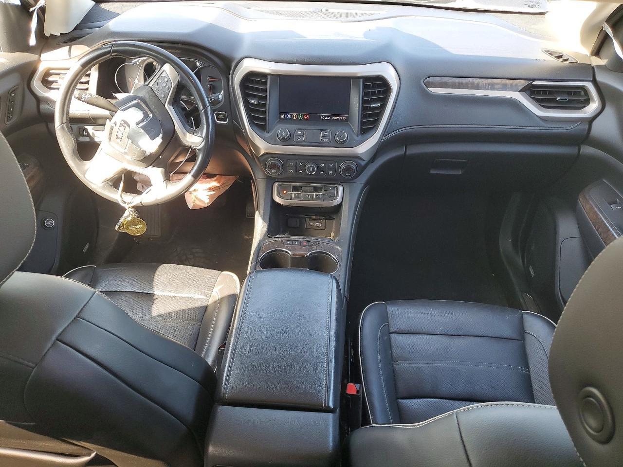 2020 GMC Acadia Denali - zdjęcie 8