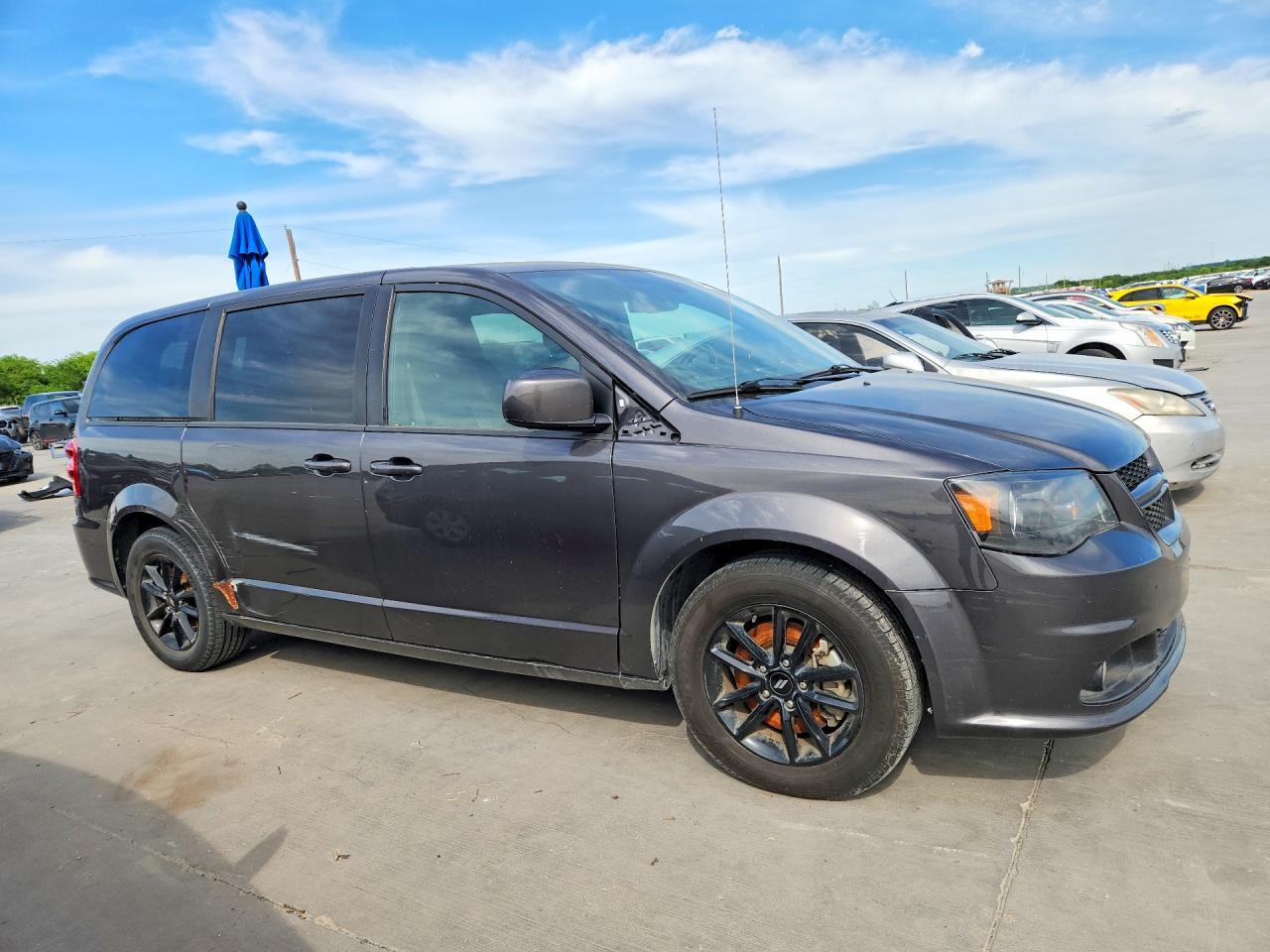 2019 Dodge Grand Caravan Gt - zdjęcie 4