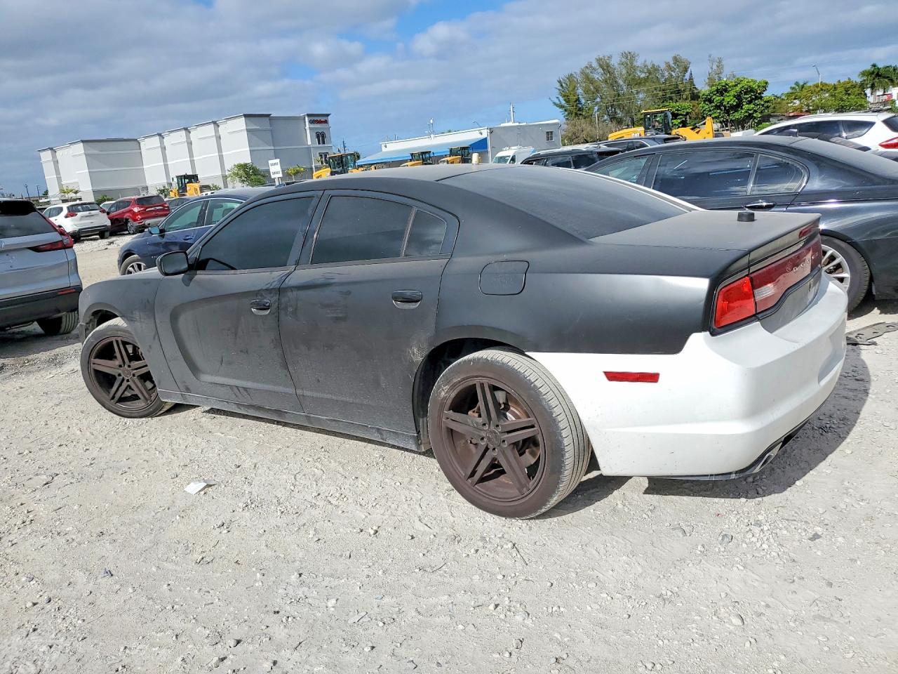 2013 Dodge Charger Police - zdjęcie 2