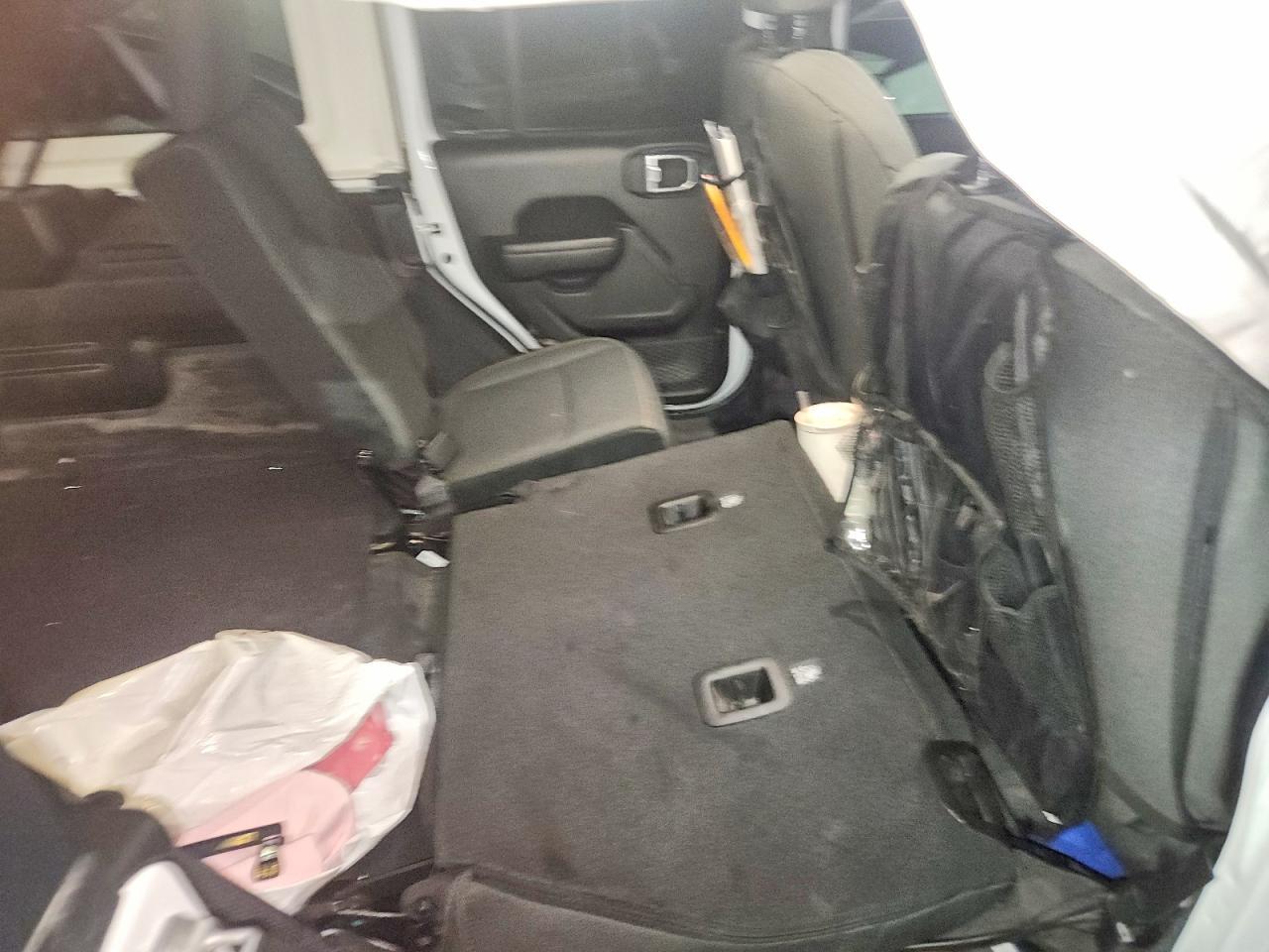 2024 Jeep Wrangler Sport - zdjęcie 11