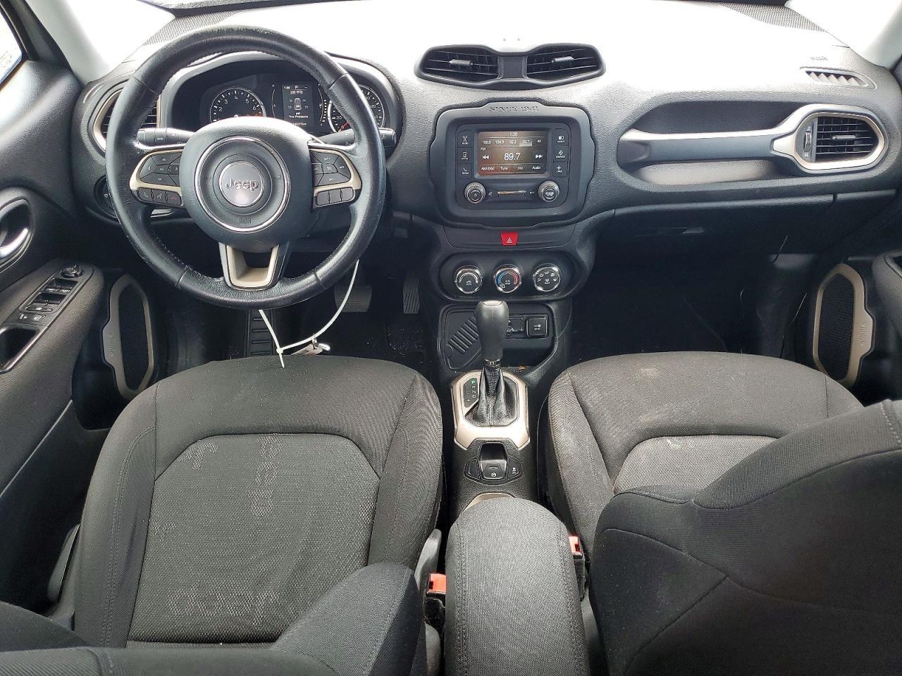 2016 Jeep Renegade Latitude - zdjęcie 8