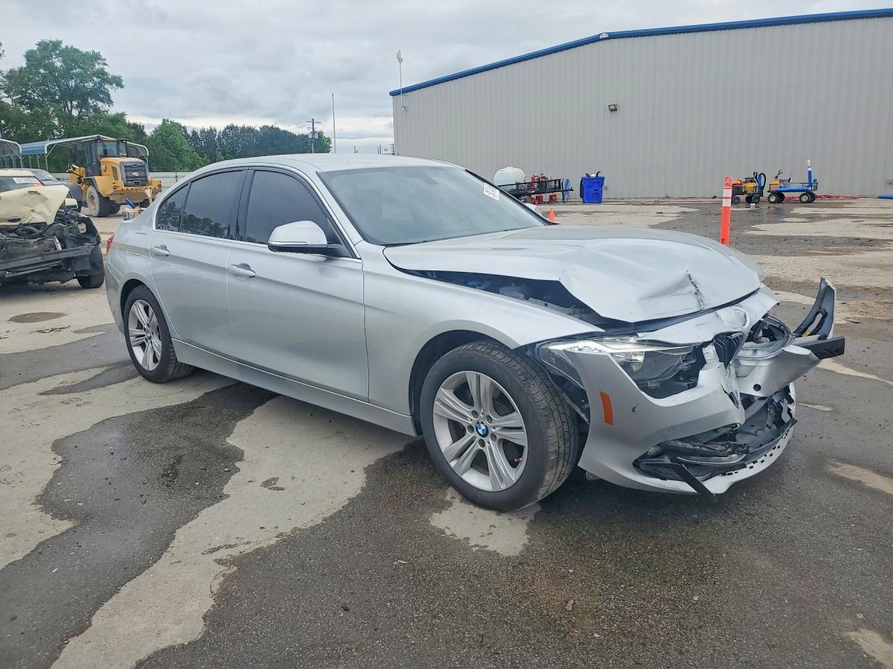 2017 BMW 330 I - zdjęcie 4