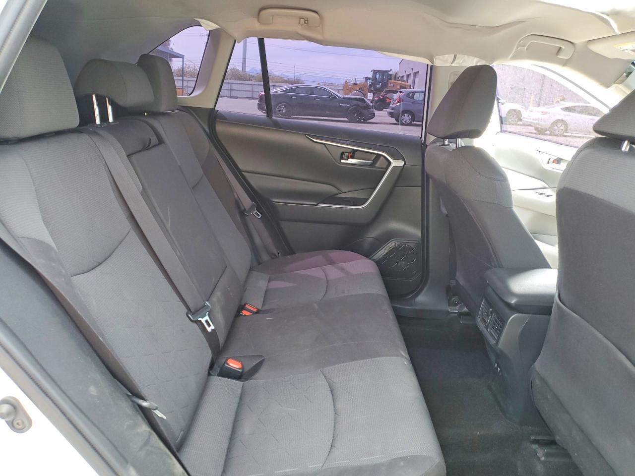 2020 Toyota Rav4 Xle - zdjęcie 11