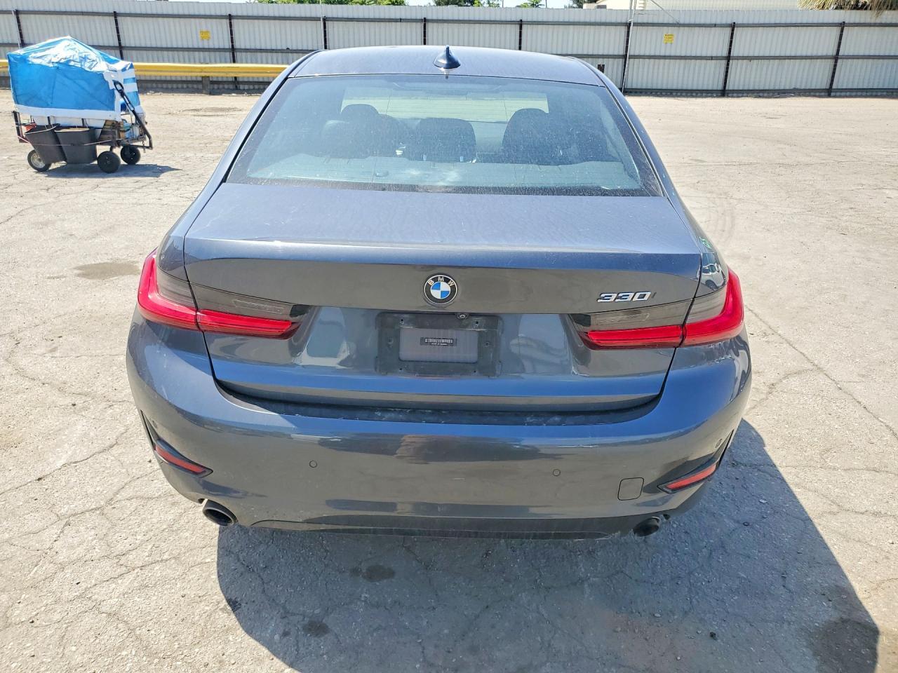 2020 BMW 330I - zdjęcie 6