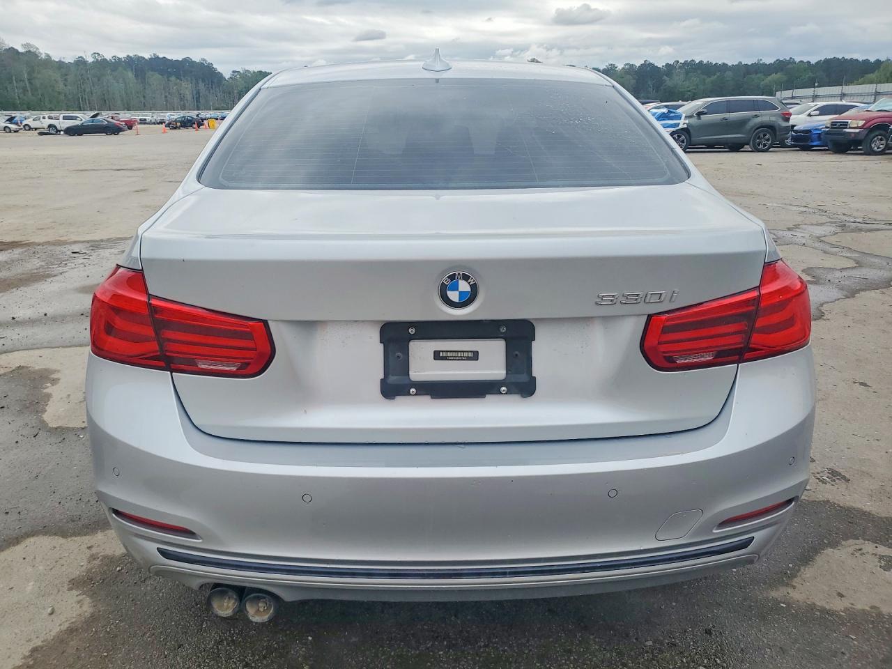 2017 BMW 330 I - zdjęcie 6