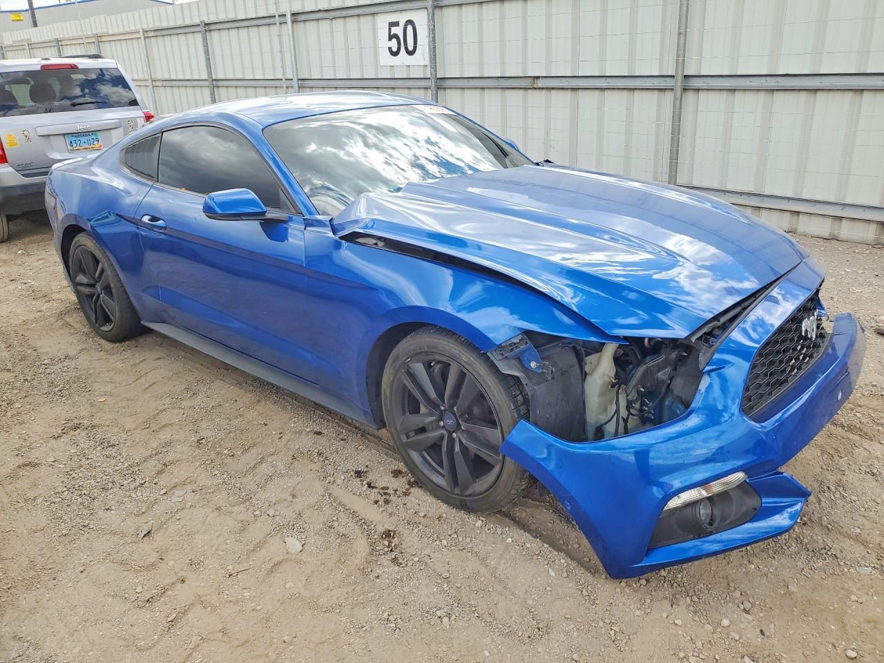 2017 Ford Mustang - zdjęcie 4