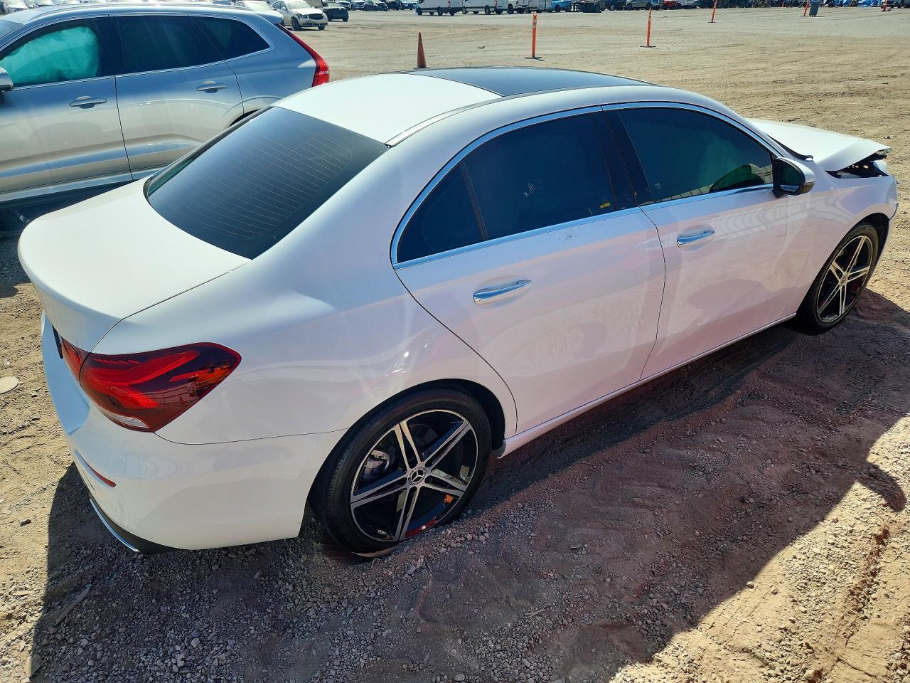 2022 Mercedes-Benz A 220 - zdjęcie 3