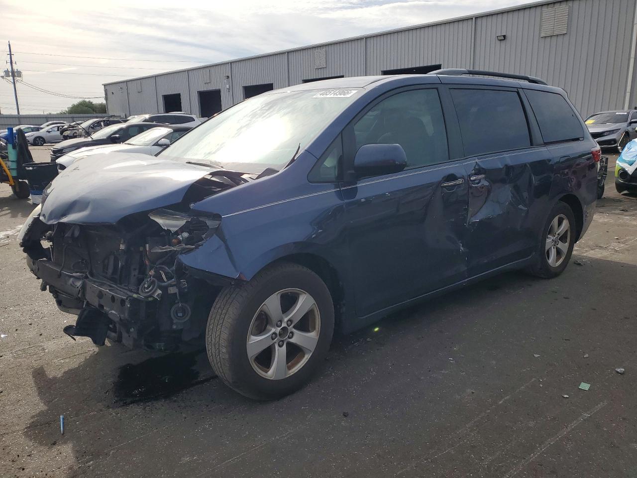 2020 Toyota Sienna Le 8-Passenger - zdjęcie główne