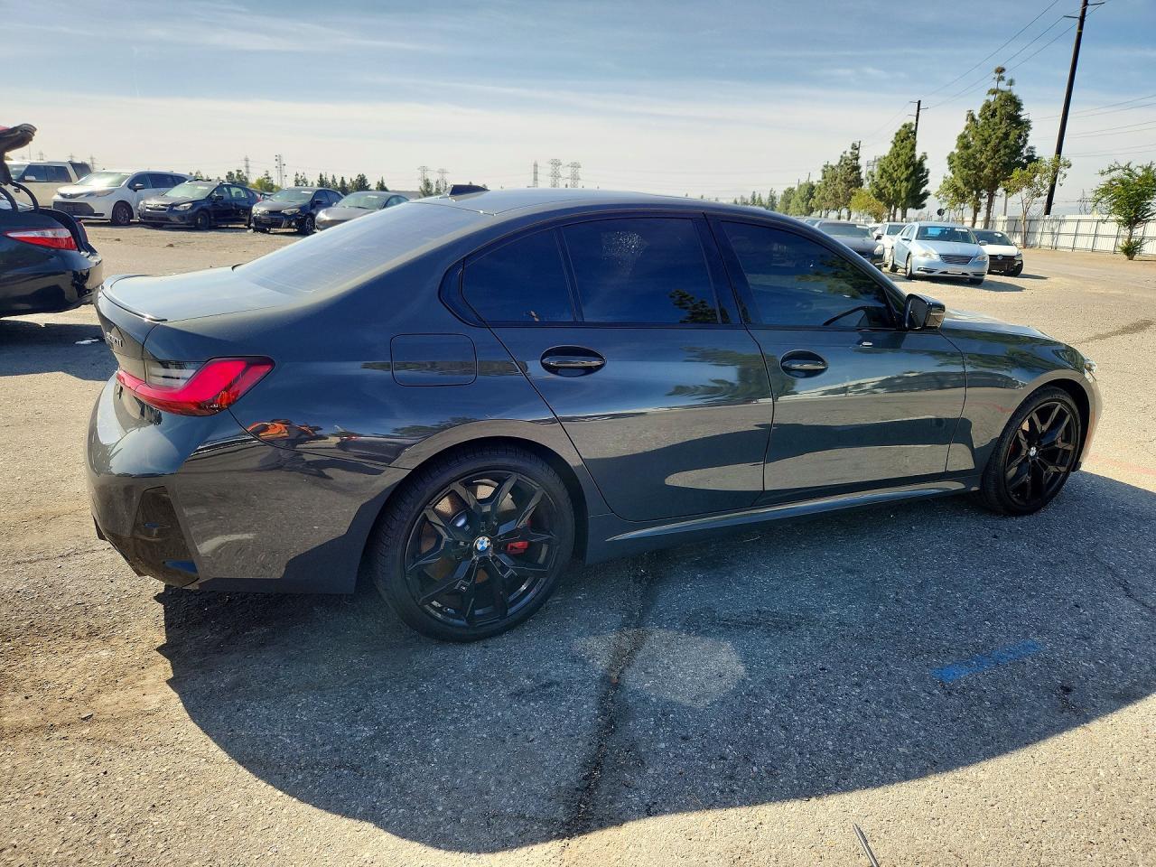 2026 BMW 330I - zdjęcie 3