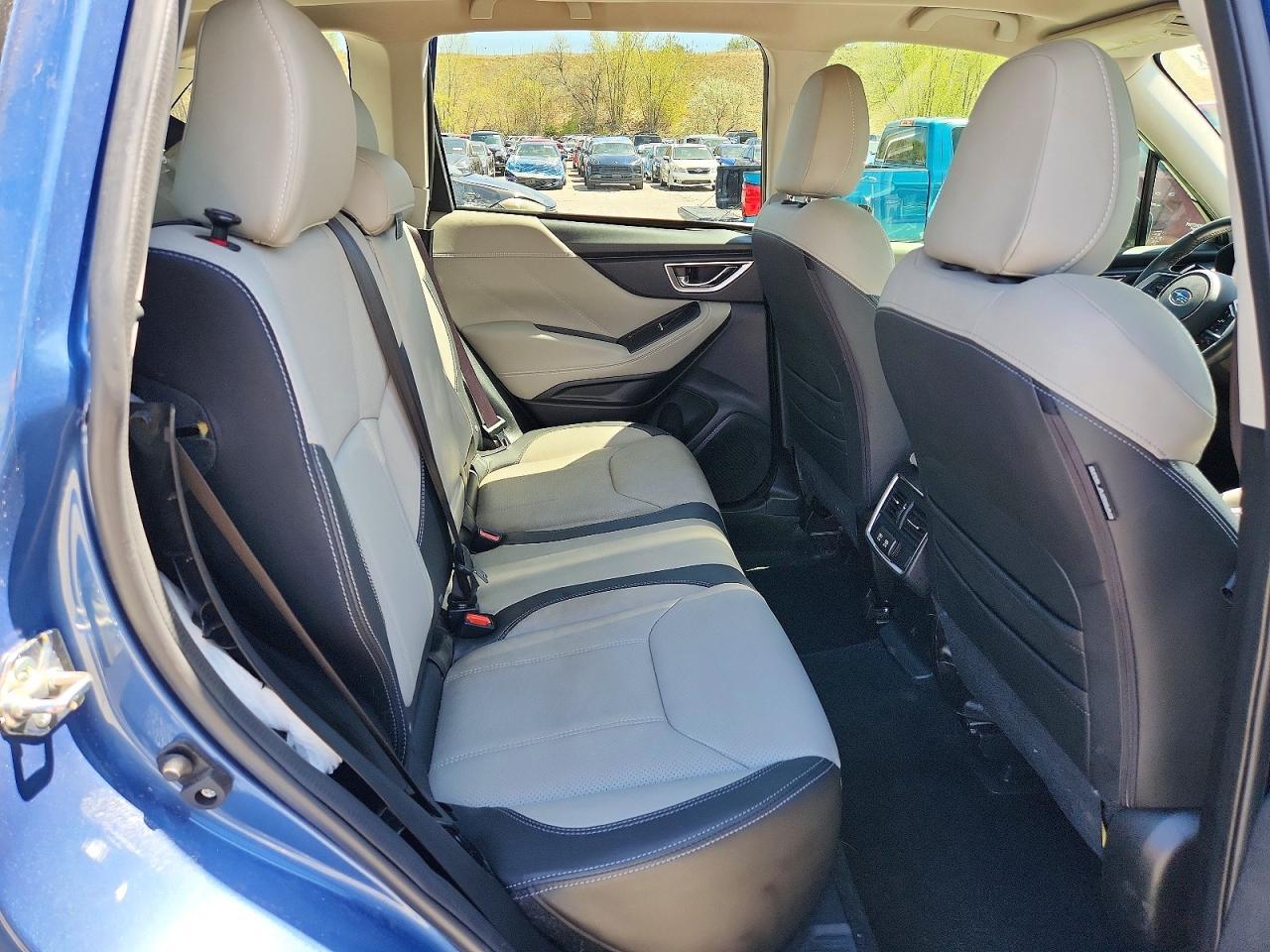 2019 Subaru Forester Limited - zdjęcie 11