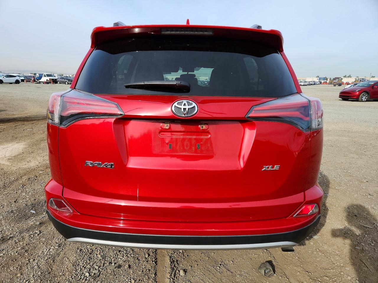 2016 Toyota Rav4 Xle - zdjęcie 6