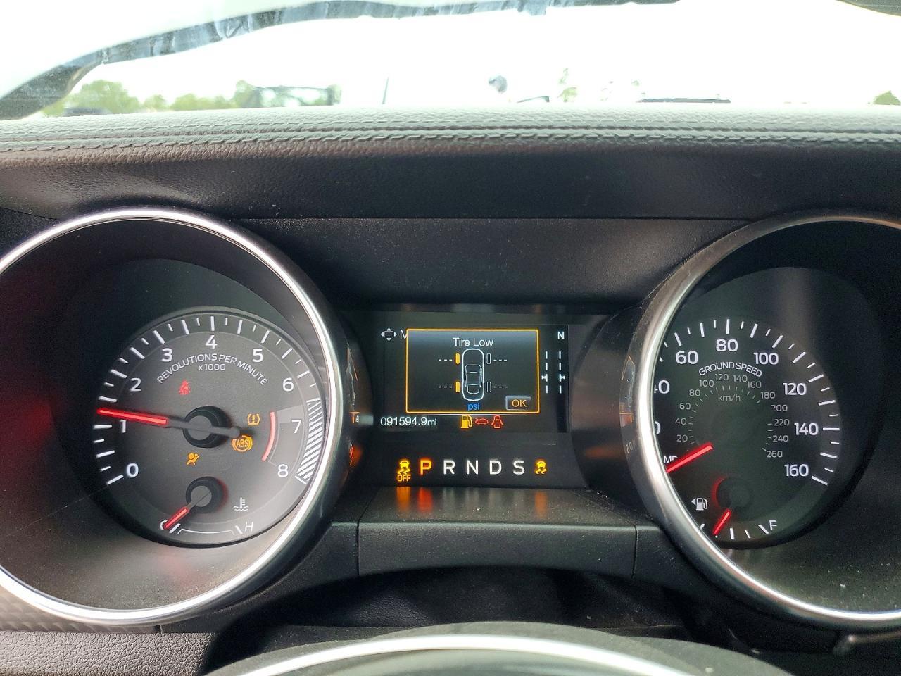 2019 Ford Mustang - zdjęcie 11