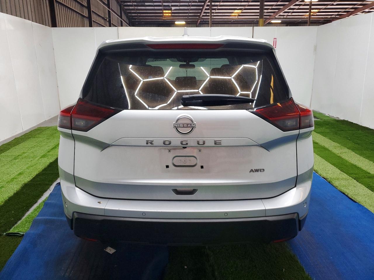 2025 Nissan Rogue Sv - zdjęcie 6