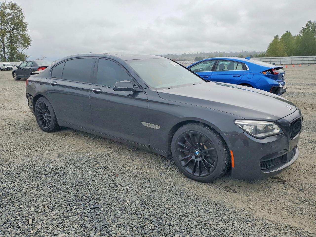 2013 BMW 750 Li - zdjęcie 4