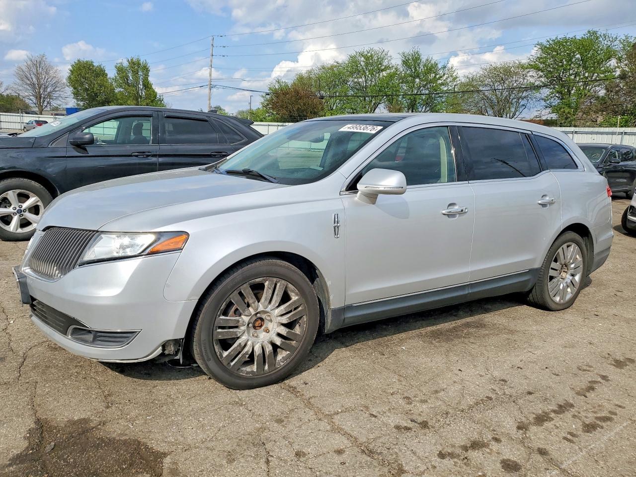2016 Lincoln Mkt - zdjęcie główne