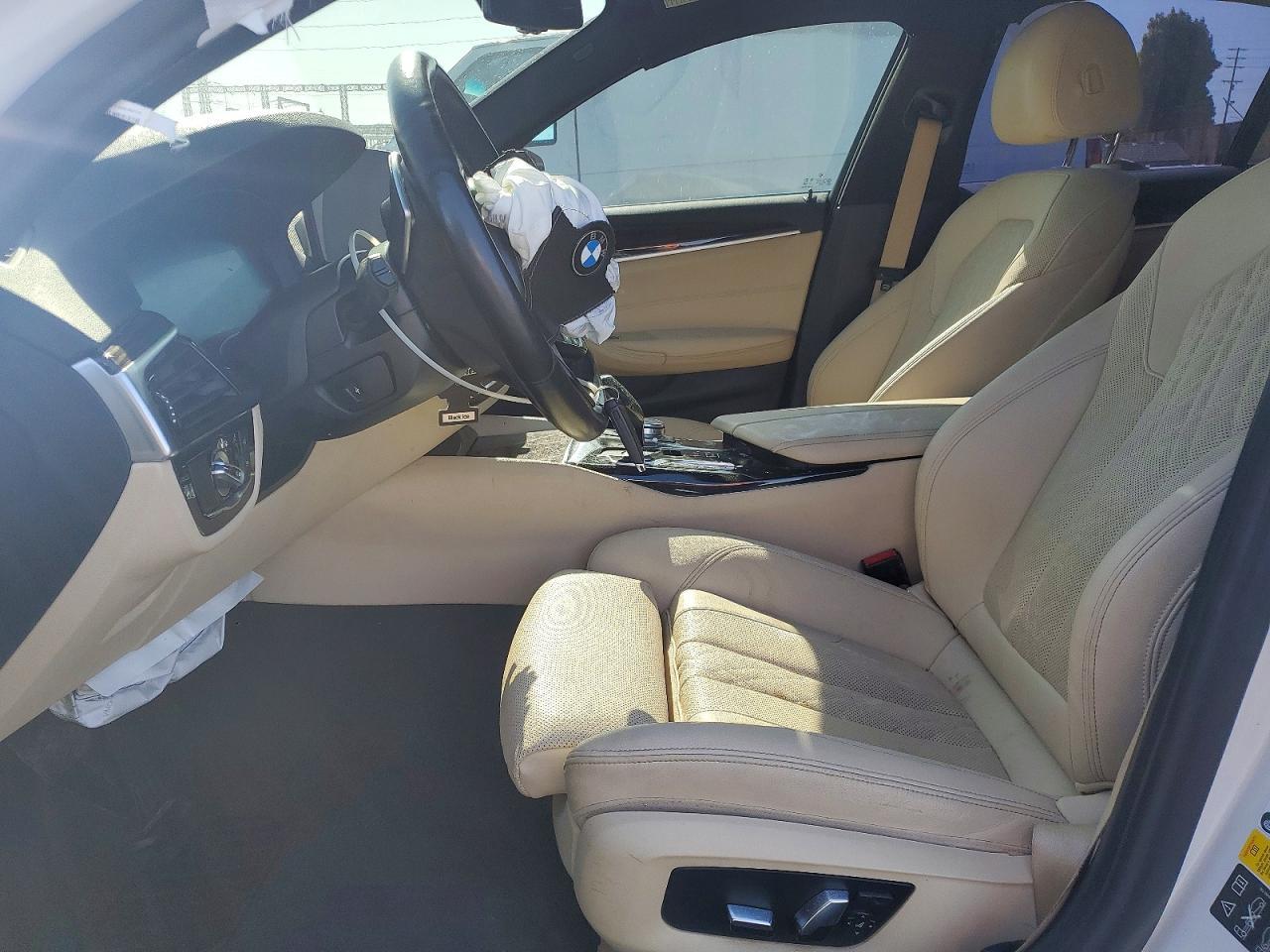 2021 BMW 530 Xi - zdjęcie 7