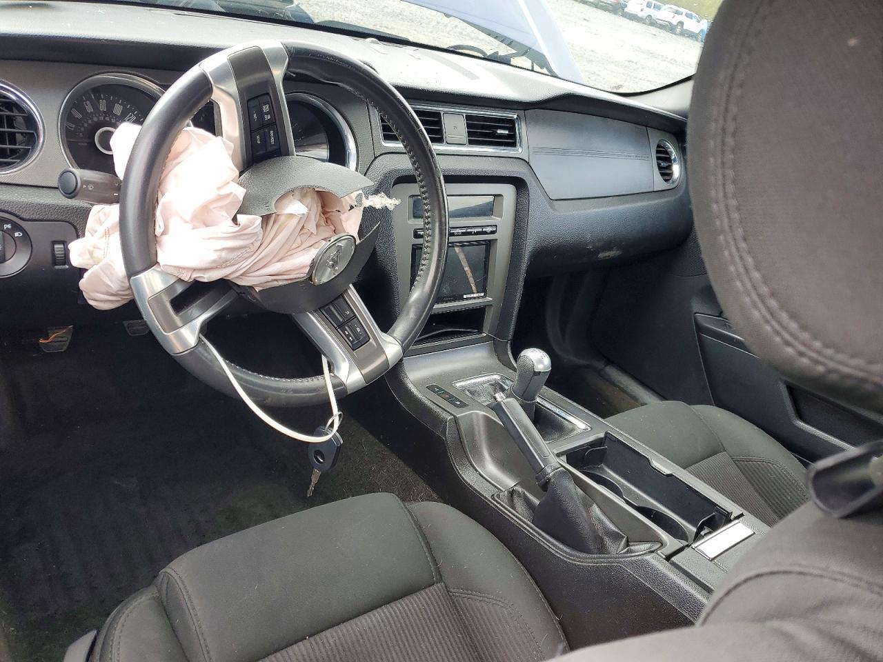 2014 Ford Mustang - zdjęcie 8