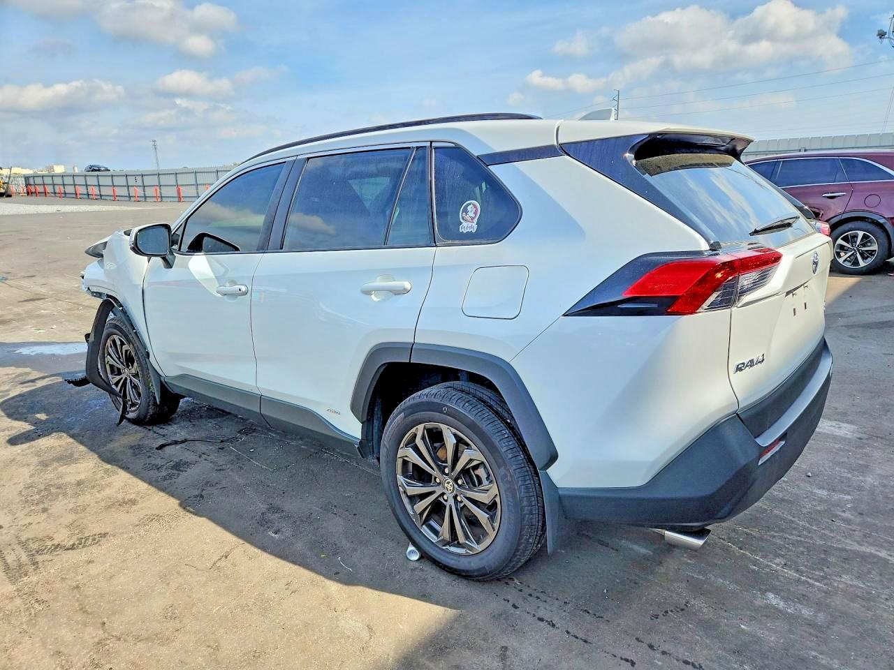 2025 Toyota Rav4 Hybrid Xle Premium - zdjęcie 2