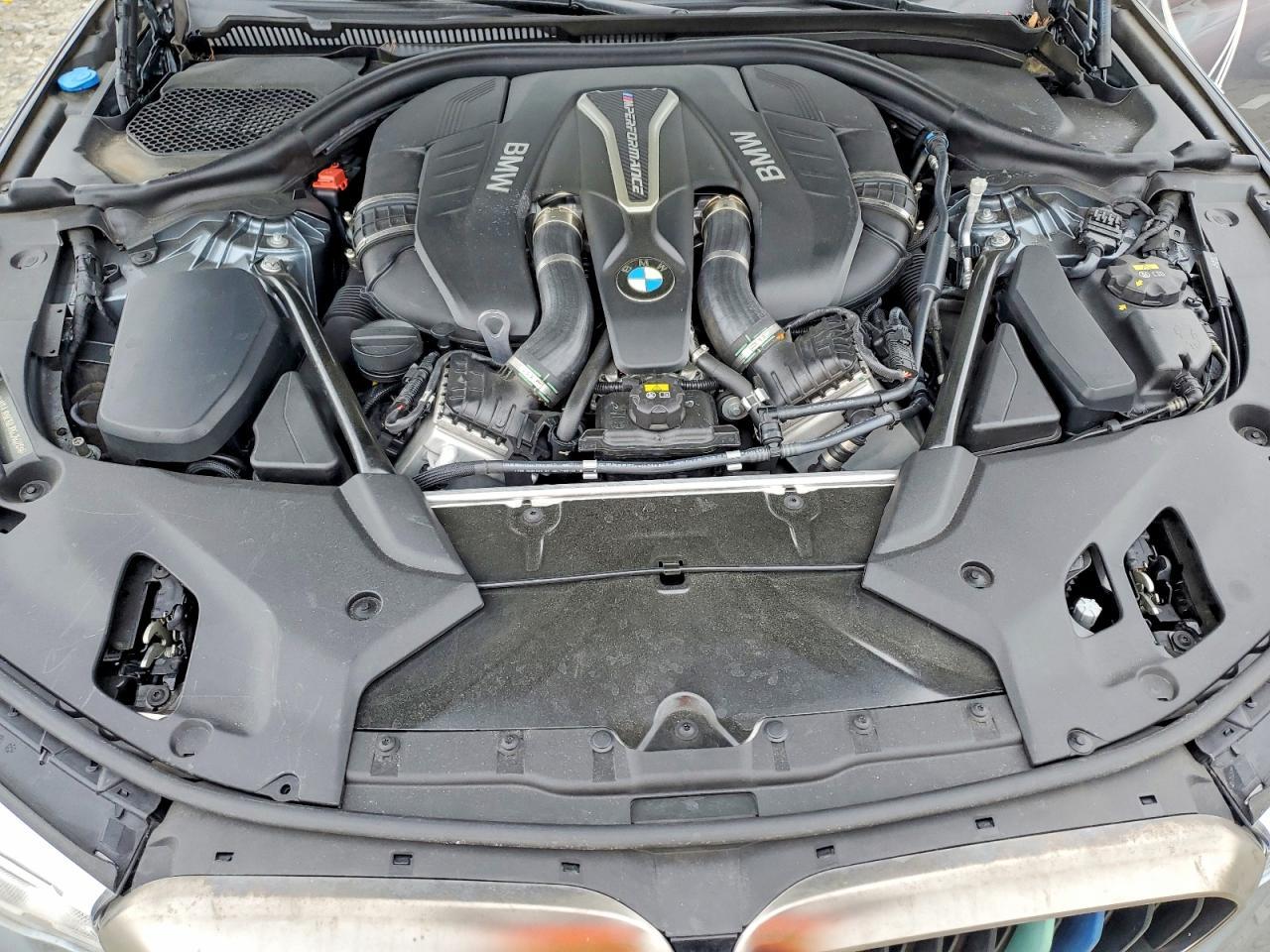 2018 BMW Seria 5 M550i - zdjęcie 11
