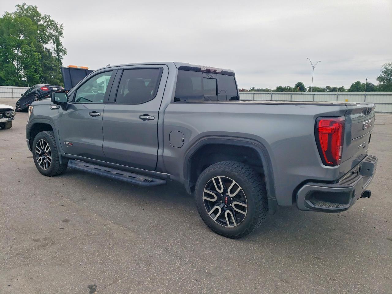 2021 GMC Sierra K1500 At4 - zdjęcie 2