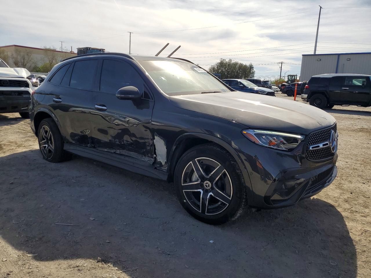 2025 Mercedes-Benz Glc 300 4Matic - zdjęcie 4