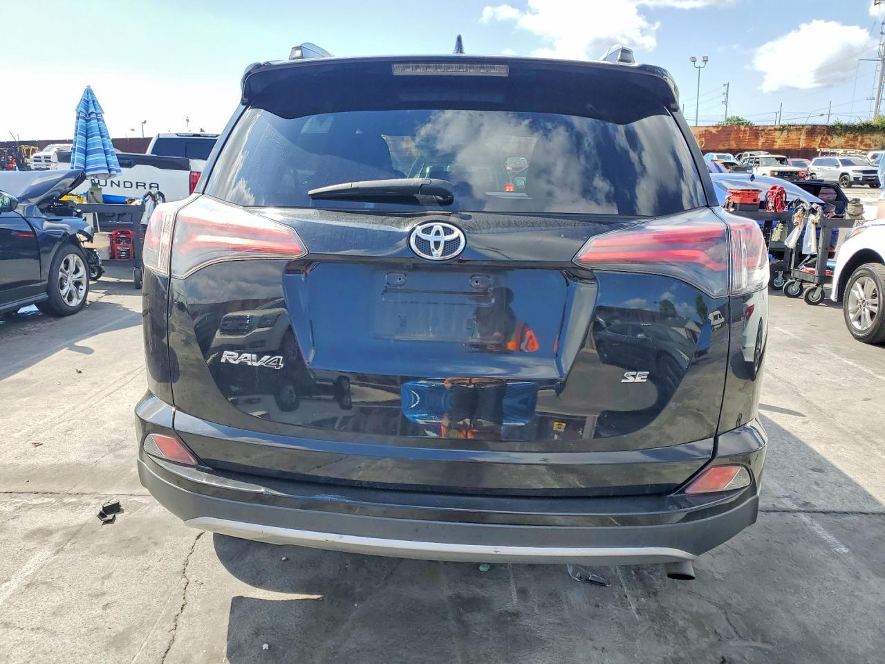 2017 Toyota Rav4 Se - zdjęcie 6