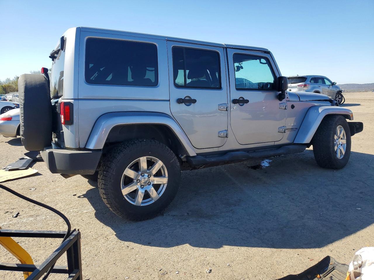 2013 Jeep Wrangler Unlimited Sahara - zdjęcie 3