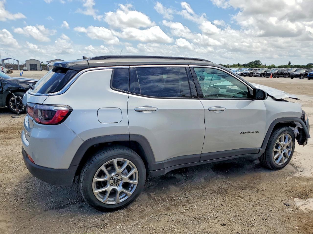 2025 Jeep Compass Limited - zdjęcie 3