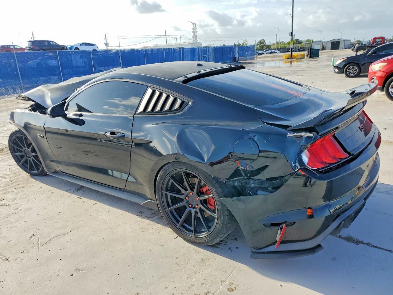 2018 Ford Mustang Gt - zdjęcie 2