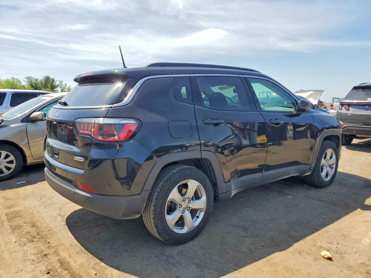 2018 Jeep Compass Latitude - zdjęcie 3