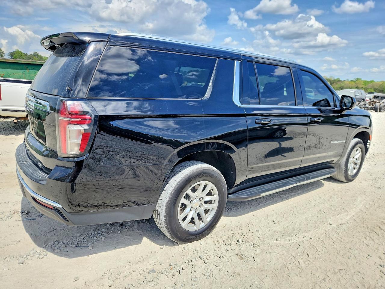 2023 Chevrolet Suburban K1500 Lt - zdjęcie 3