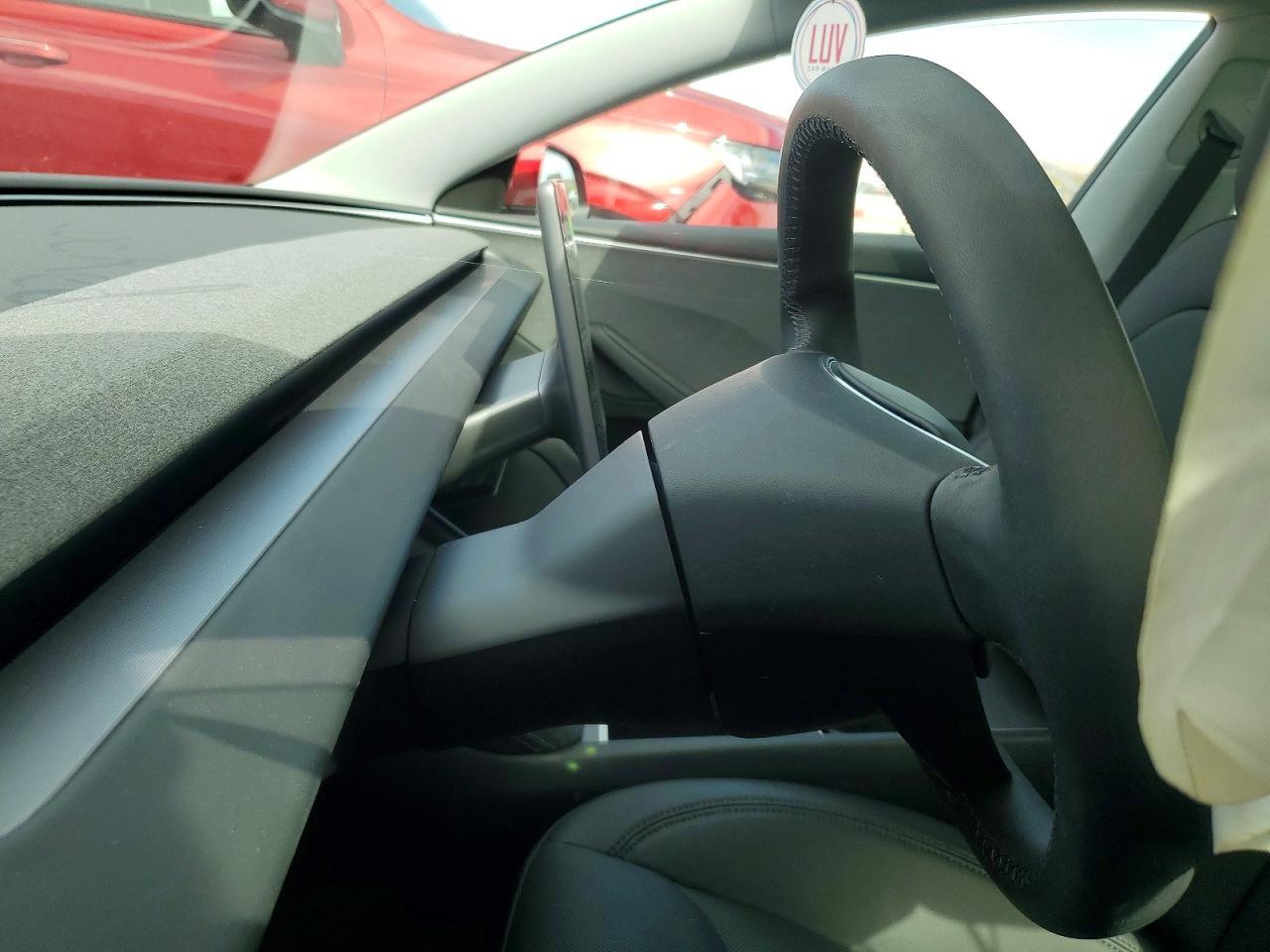 2024 Tesla Model 3 - zdjęcie 9