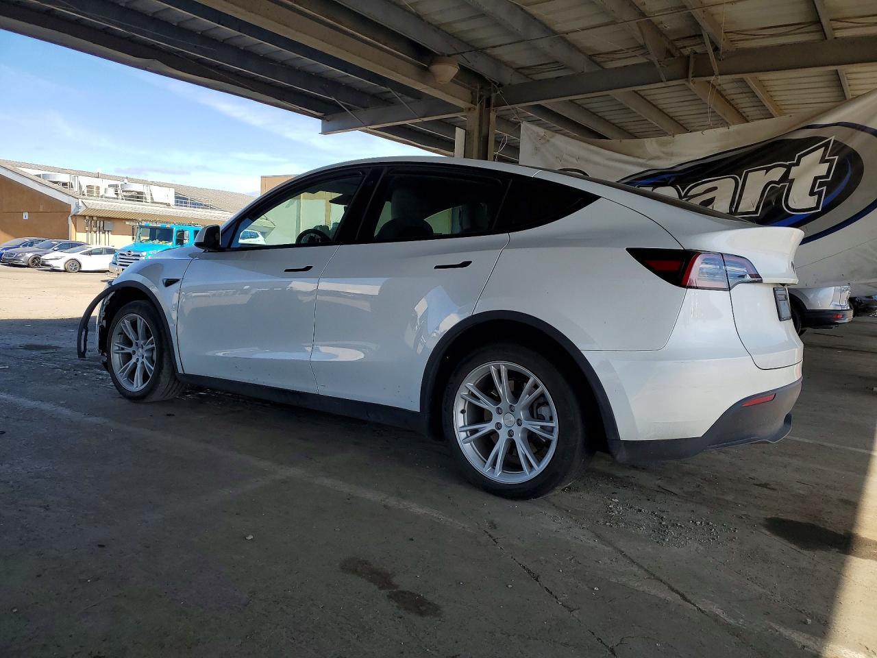 2023 Tesla Model Y - zdjęcie 2