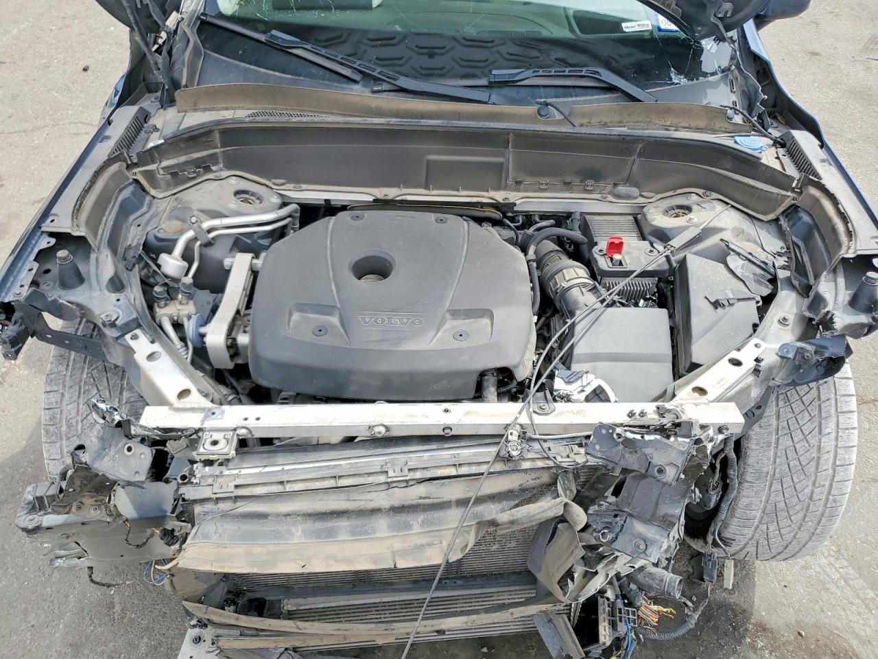 2022 Volvo Xc90 T6 Momentum - zdjęcie 12