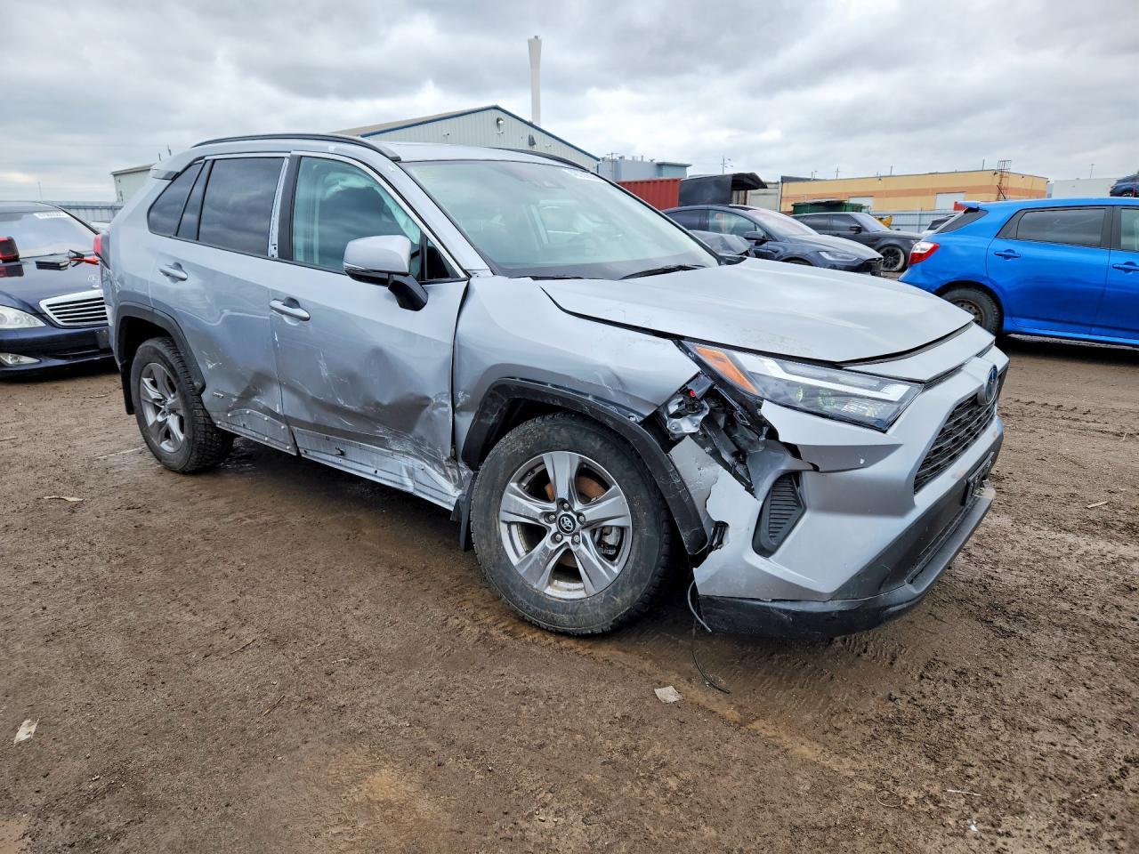 2024 Toyota Rav4 Hybrid Xle - zdjęcie 4