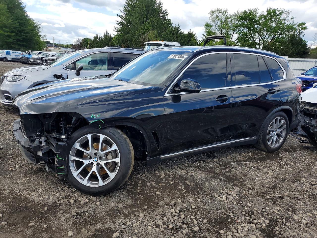 2023 BMW X5 xDrive40I - zdjęcie główne